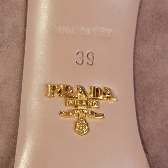Authentic Prada Suede Pump - Picture 9 of 10
